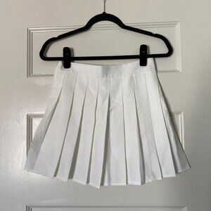 Classic White Pleated Mini Skirt